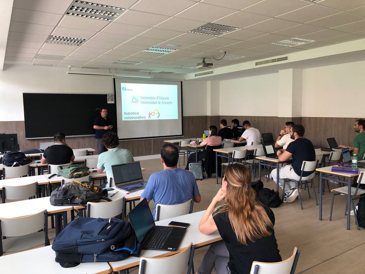 mayrmasterua's tweet photo. Hoy, Borja Coronado de @cfzcobots, ha impartido una interesantísima charla sobre robótica colaborativa @EPSAlicante #cobots #Industry40 https://t.co/7jSmmiFLyv