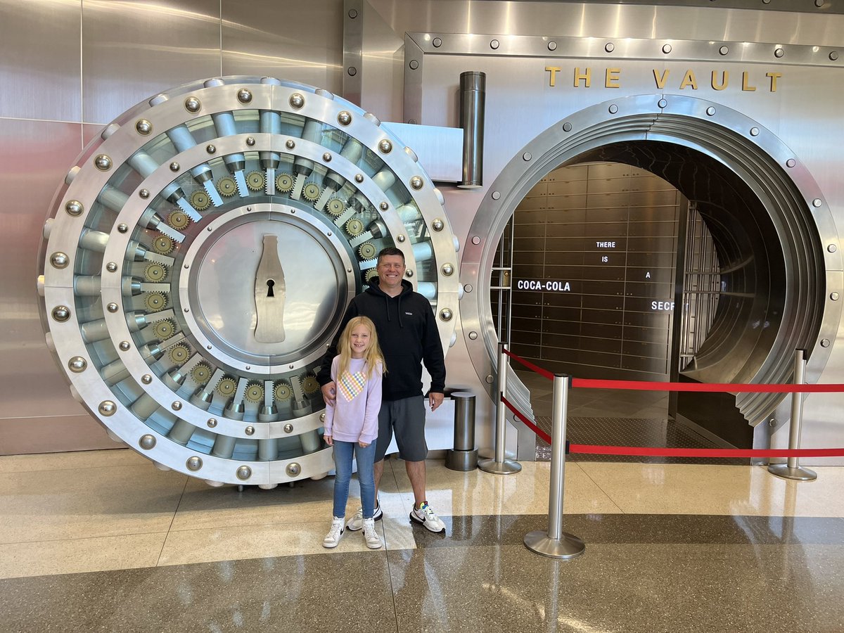 VIP262o's tweet photo. World of Coke 📍 Atlanta #fallbreak2022 https://t.co/iz8ucOq9Ds