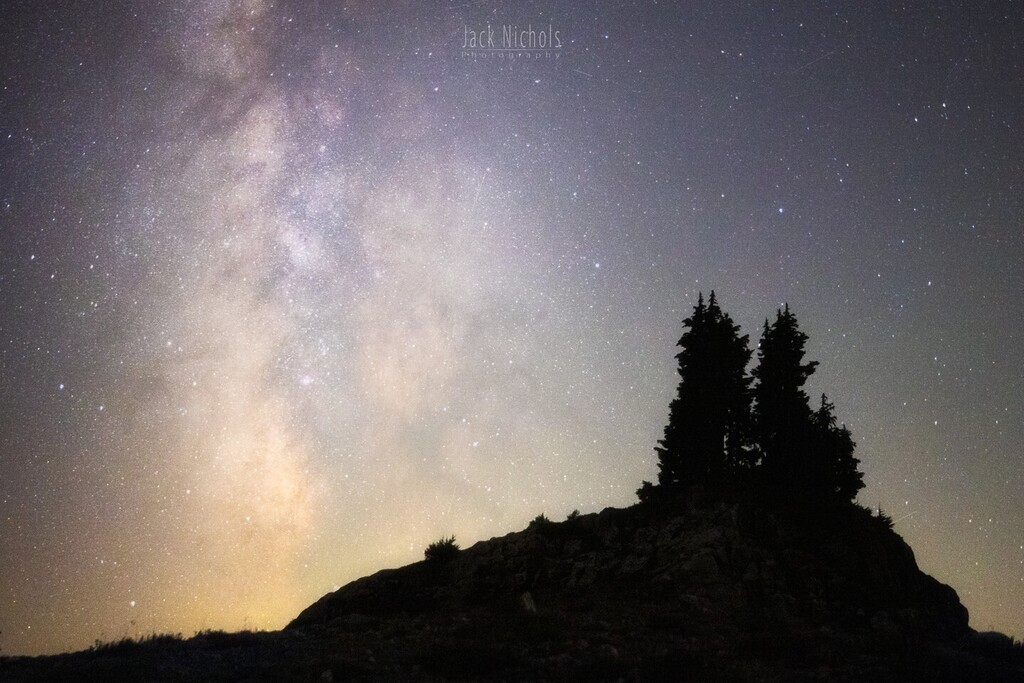 jmongol's tweet photo. One of several million star hotel stays this summer. No room service, and I had to carry my own bags, but the view can't be beat.⁠
⁠
#milkyway #nightsky #nightscape #night #stars #ig_astrophoto #ig_astrophotography #longexposure #amazing_longexpo #na… https://t.co/RclbuD60r1 https://t.co/y24KBgVMXw