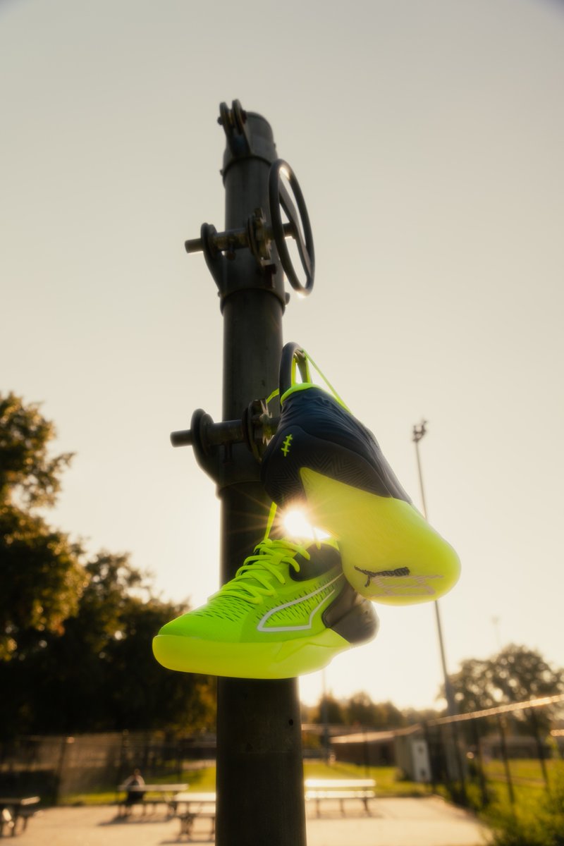 SocialNTheCity's tweet photo. Taking the first WNBA shoe in 10 years from the court to the city. 

Proud to partner with @PUMAHoops to promote this #QuietFire from @breannastewart.

shop the Stewie1 here https://t.co/NzQ8OIWUYE

#PumaPartner https://t.co/xAKoIkKPVT