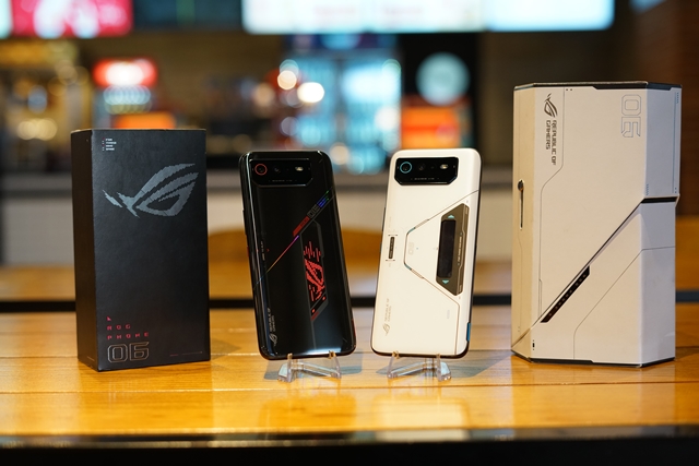 Ini dia Ponsel Gaming ‘Terbuas”… Asus ROG Phone 6 Series dlvr.it/SbQsG3
