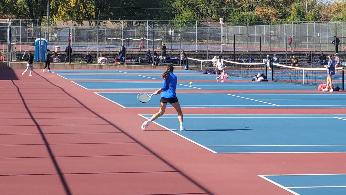 Katrine won her second match and is in her last match of the day here at IHSA State. #lznation