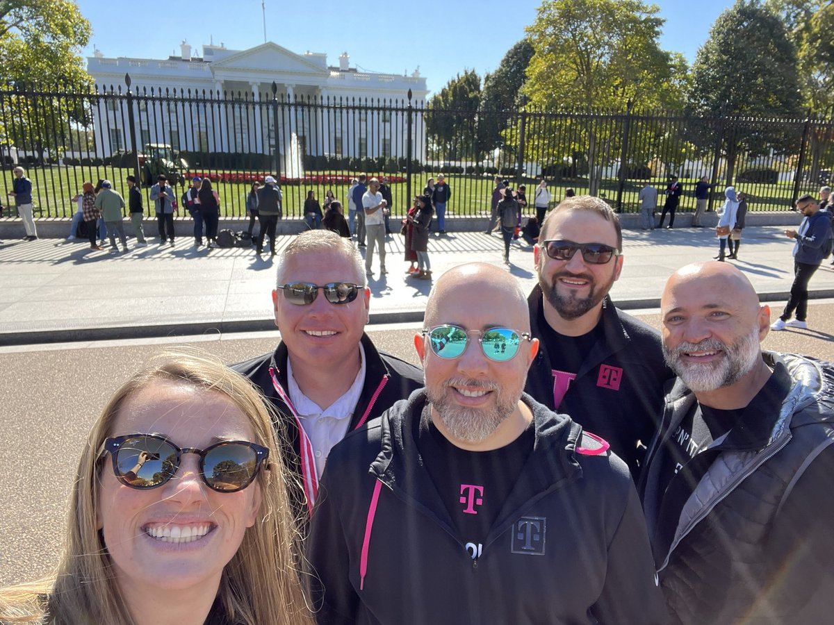 Kelly Townshend tweet media