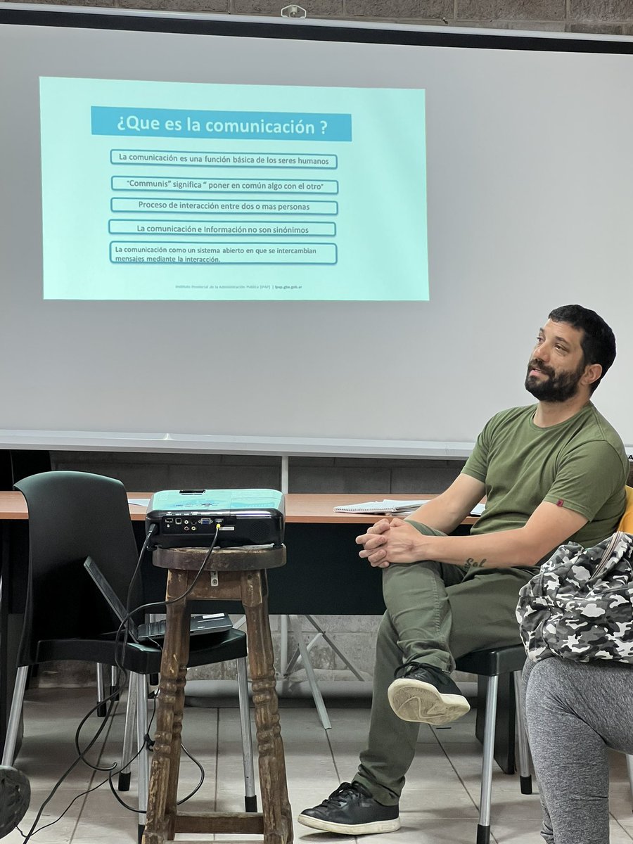 CyD_MSI's tweet photo. Capacitación en Gestión de la Comunicación en Equipos de Trabajo a cargo del Lic. Gonzalo Deive, docente del IPAP, orientada a supervisores y coordinadores de distintas áreas de la Municipalidad de San Isidro @SanIsidroGob @PosseMacarena @gustavoposse https://t.co/XajCiUisCj