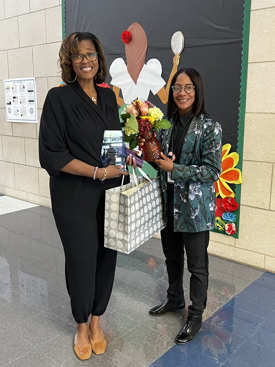 kennedycurryms's tweet photo. Tuesday was a great day for our PRINCIPAL FOR A DAY!!! Sheneice Hughes is the Assistant Director of Administration &amp; Customer Engagement at Dallas Airport System (Dallas Love Field, Dallas Airport &amp; Vertiport). https://t.co/AAR0Oo5UUT