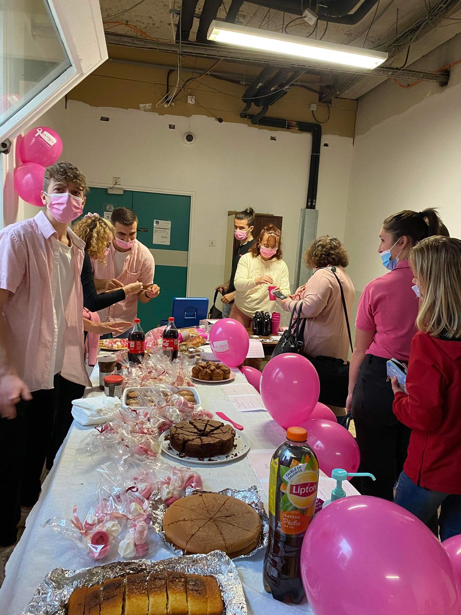 CESIA et les #ESI du bassin Annonéens se mobilisent pour l'opération Octobre Rose 🌸 
Vente de gâteaux et goodies aujourd'hui au sein du CH de la <a href="/VilleAnnonay/">Ville d'Annonay</a>.
Tous les dons serons reversés à la <a href="/laliguecancer/">La Ligue contre le cancer</a>.
Merci à tous les participants !