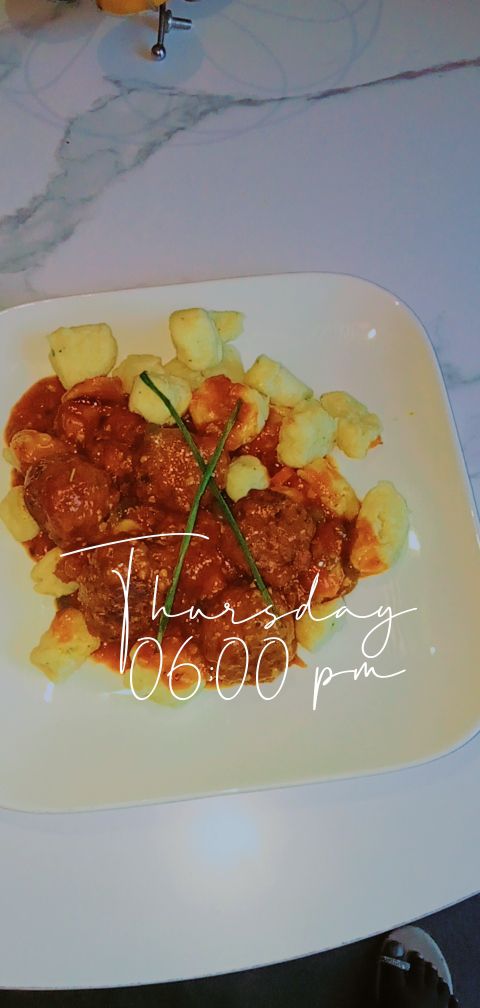 MpumiMoyana's tweet photo. Tonight's dinner: Gnocchi with meatballs in marinara sauce
#simplycooking https://t.co/SxqNQZhSFZ