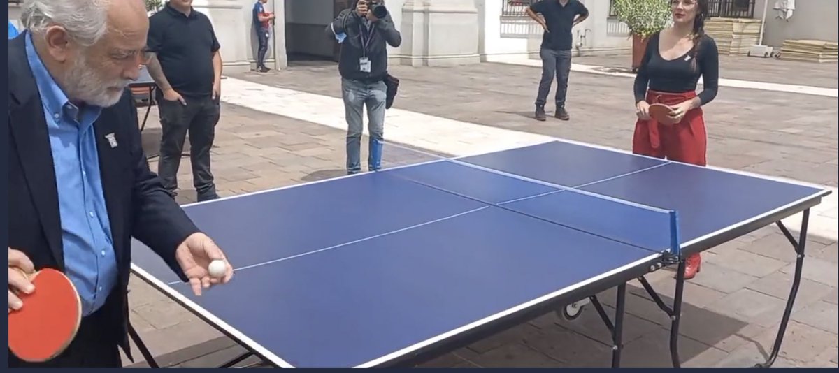 joseantoniokast's tweet photo. Incomprensible el nivel de desconexión del Gobierno. Jugando ping-pong en medio de una profunda crisis económica y seguridad. https://t.co/aEO8ZjC2vC