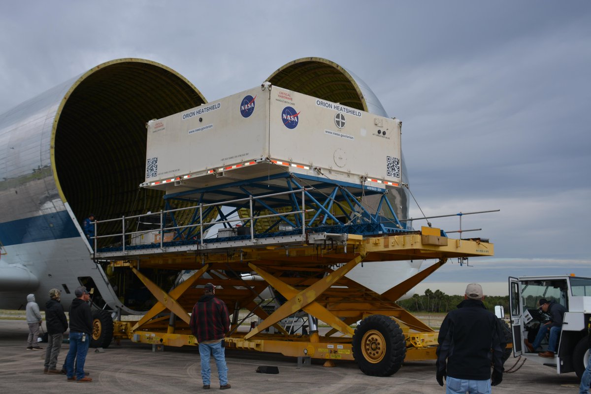 The Super Guppy delivered a new piece of hardware for the #Artemis mission that will land the first woman on the Moon! Earlier this week, the @NASA_Orion heat shield for Artemis III arrived at @NASA_Kennedy, where it will join the crew module that is already being processed.