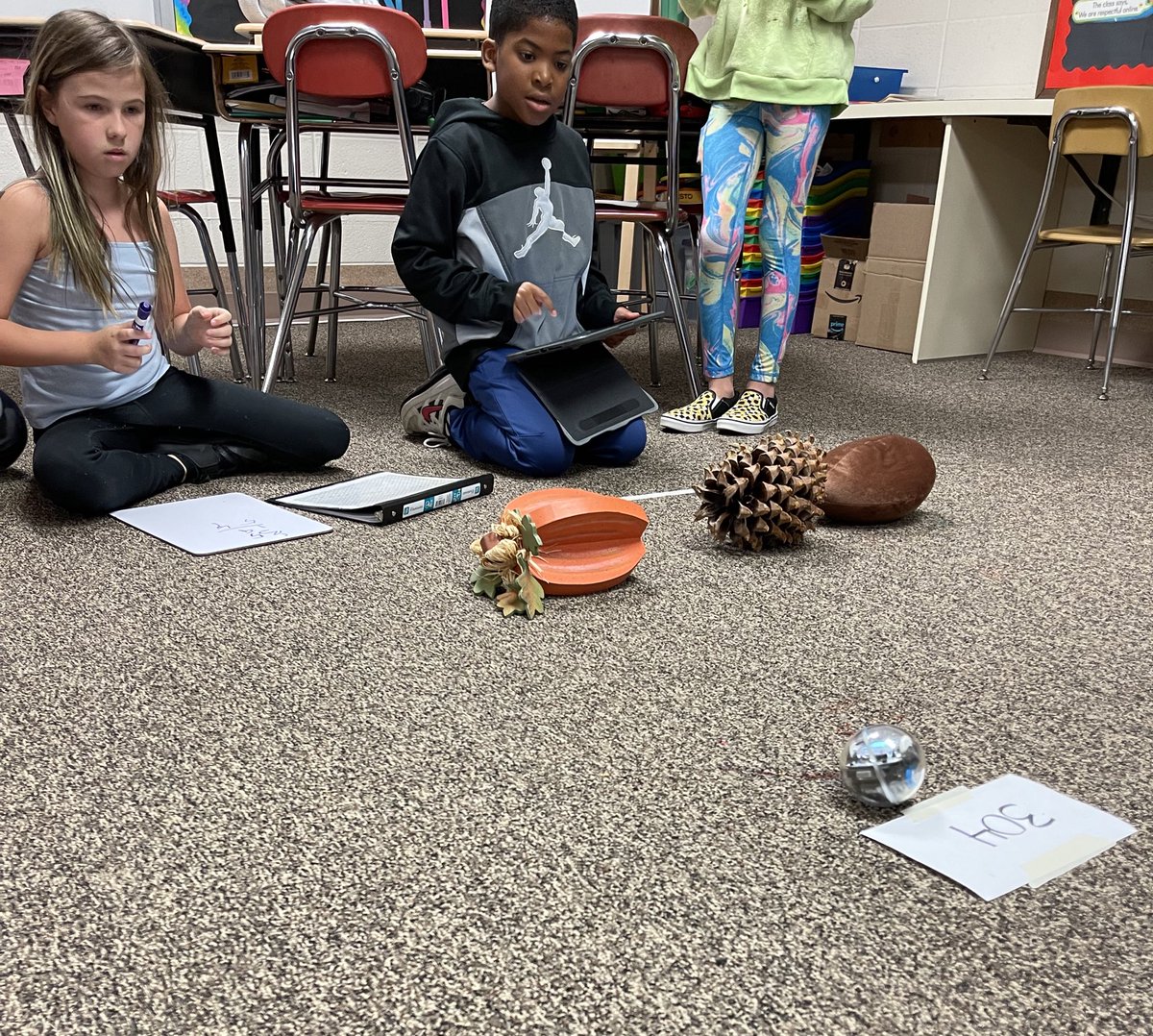RenaSharp9's tweet photo. @Sphero Sabotage was a BIG success today! Ss were excited to sharpen their math skills and sabotage their classmates along the way! @BirchcrestTiger #tigers4stem #BPSstem if you’re looking for something fun to try, I’m happy to share! https://t.co/nyOGKGrVoZ