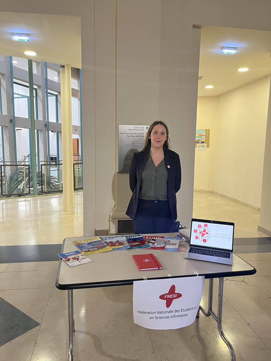 Paulinebourdin_'s tweet photo. #CNAES | @La_FNESI est présente au colloque de @sup_recherche afin de présenter les difficultés inhérentes à notre #formation et de proposer nos solutions. 

🔴 1 #ESI /3  subit du harcèlement pdt la formation 
🔴 1 ESI /6 victime de VSS
🔴 34% sont sous #anxiolytiques https://t.co/VVcnGnJGbB