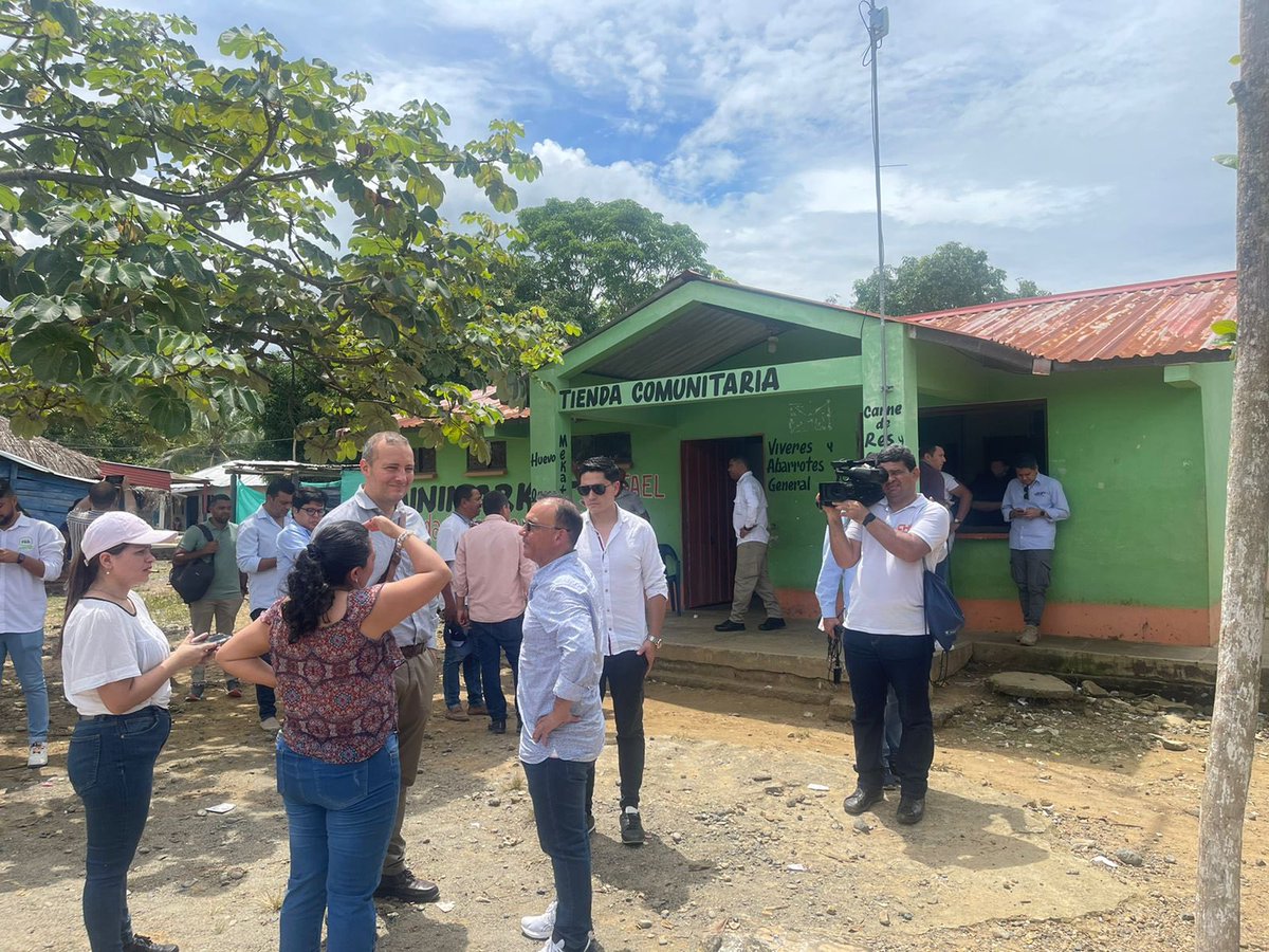 CanalTelecaribe's tweet photo. 📢Telecaribe recibe al Ministerio TIC y gerentes de canales regionales en Tierralta - Córdoba, para dar a conocer el proyecto 'TELECARIBE CONECTA TVWS' que busca llevar conectividad e internet a lugares de difícil acceso en 🇨🇴. https://t.co/UmTPMUe9X0