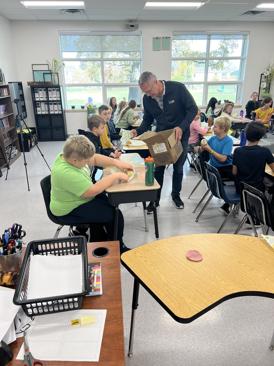 Mitchell Elementary tweet media