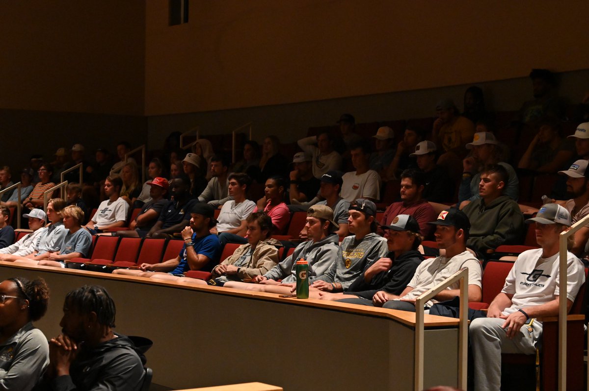 Thank you to Mark and Kym Hilinski for sharing their son Tyler’s story the other night. It was very powerful and helped round out College Football Mental Health Week and World Mental Health Day! #letsgoG #MentalHealthMatters #BreakTheStigma #3for3