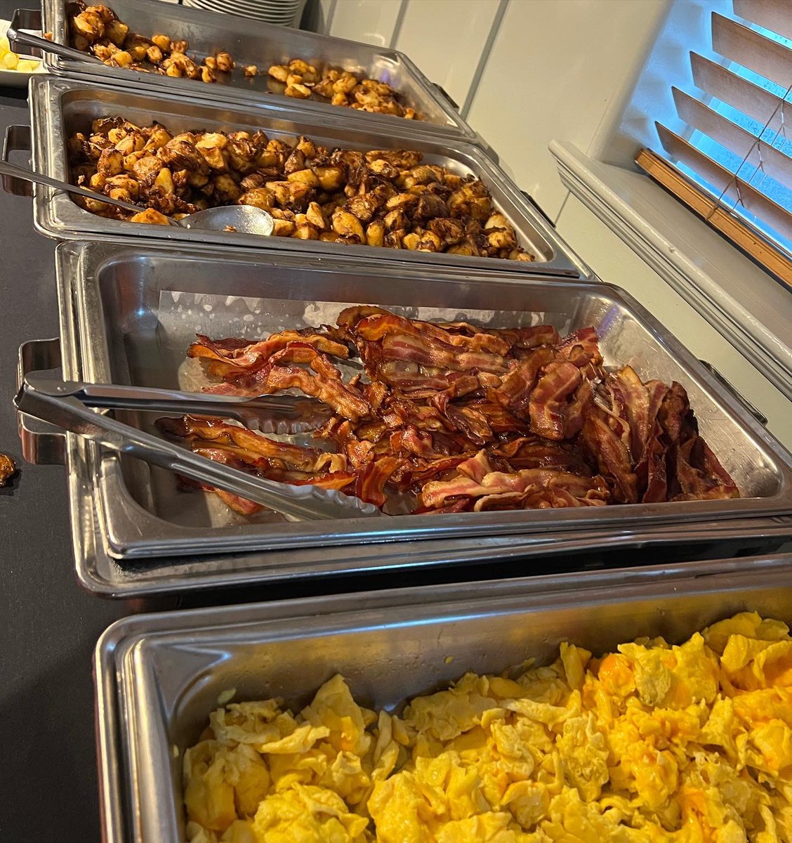 PersonalTravel_'s tweet image. A couple of our agents attended the 10X My Travel Seminar with the fabulous Geraldine Ree at the Vancouver Rowing club! It was a fantastic team building event and the location was just perfect! We truly do have the best jobs ever!#travel #travelindustry #travelagent #travelagency