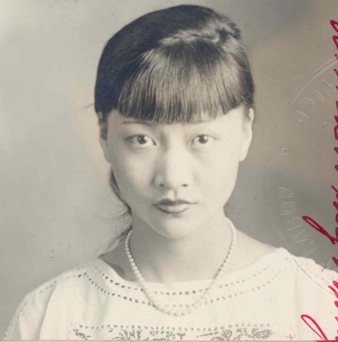 USNatArchives's tweet photo. The trailblazing Chinese American actress Anna May Wong will be the first Asian American to appear on US currency. 🧵 https://t.co/EufyJRltX5