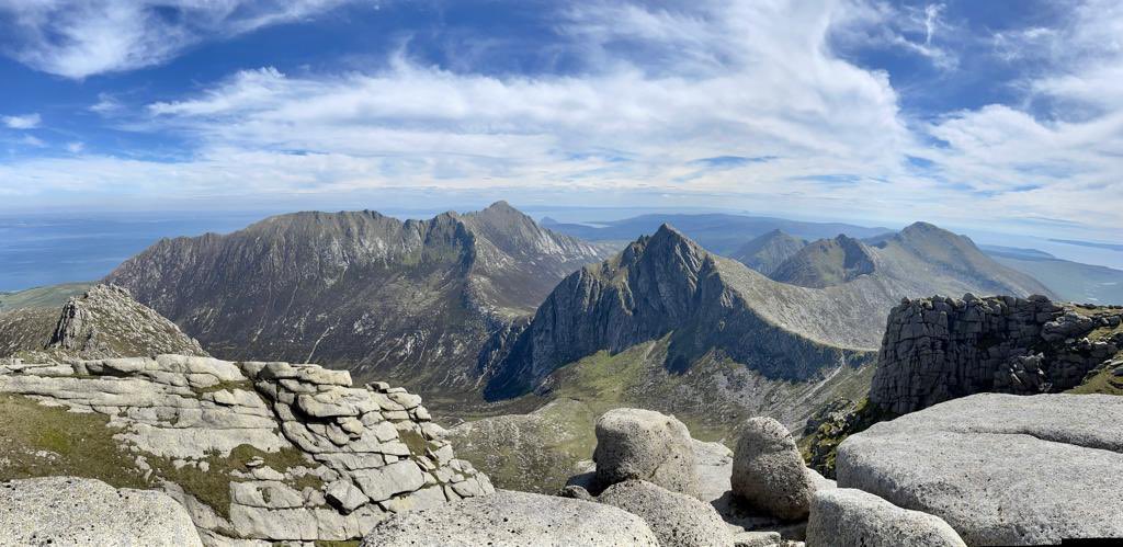 @snoweider Happy birthday, Lucy! Here’s a summer pic of Arran to cheer you up in lieu of a stable Government