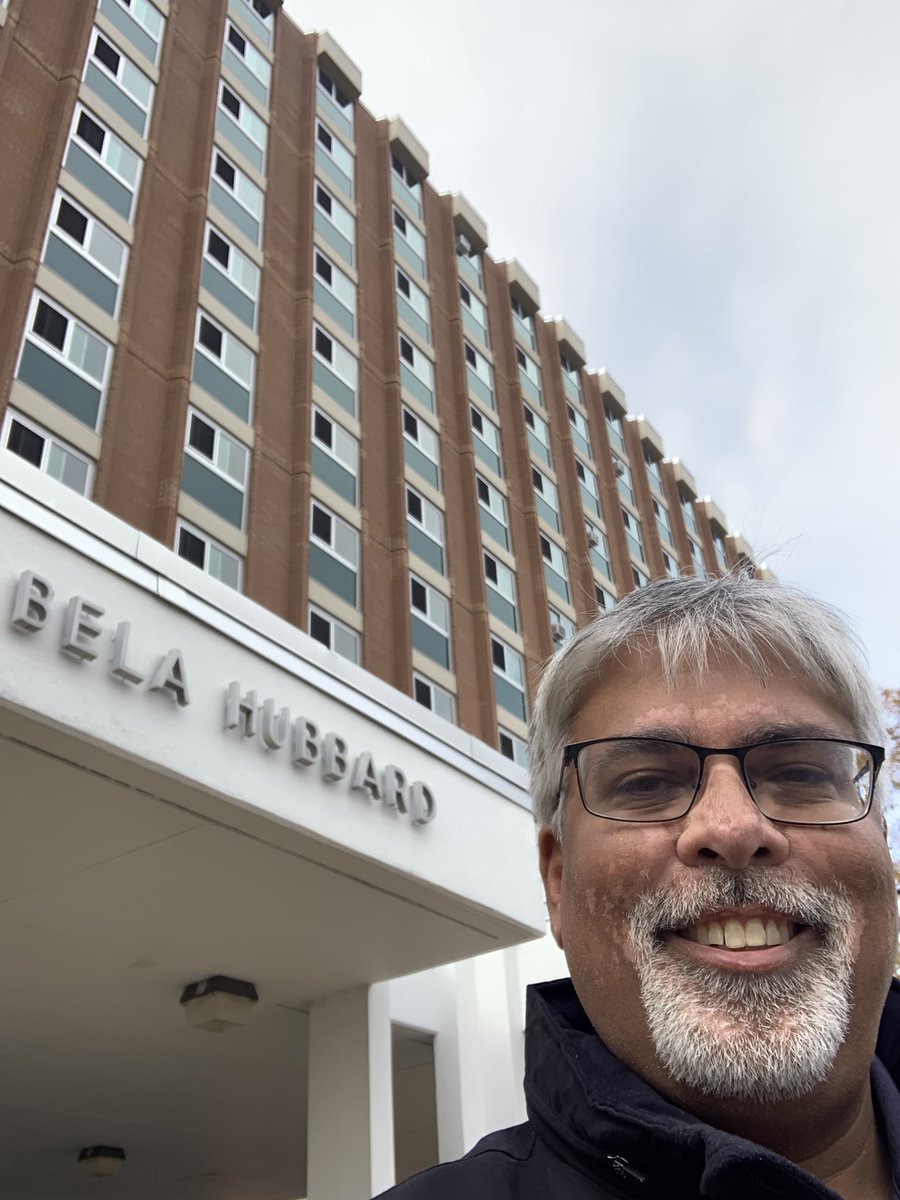 singhsam94's tweet photo. I was back in my old stomping grounds getting students registered to vote. #hubbardhall #akershall #gogreen #MILEG #selfieswithsam https://t.co/vNJwFcPPBI
