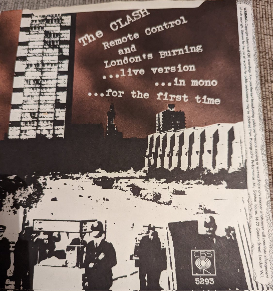MIKEYWMS's tweet photo. #7single of the day :The Clash ,remote control
CBS records 1977
@NewWaveAndPunk @Kgero1965 @MarianneHawksw2 @MerylSebon @TanyaJjjjj @Sarahilovemydog @GarySlade5 @Jongold7Gold @Notoldjustexpe1 @TheRealSkeneo @mattvern @nigelburton5 @zap210 @chipstx @idiotrufus https://t.co/cxWEJ0ZdtB