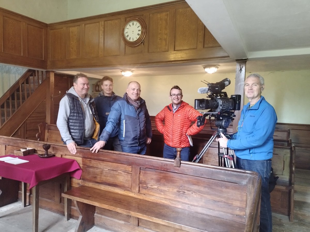CapeliCymru's tweet photo. The smell of polish, a camera a drone and a production team from @rondomedia at Capel Carmel, Nantmel! Today!
Wel llawer o bethau gwahanol yn digwydd yn y Capel Carmel, Nantmel heddiw!
#DechrauCanuDechrauCanmol
#WelshChapels
#CapeliCymru https://t.co/K2btHOXeWb