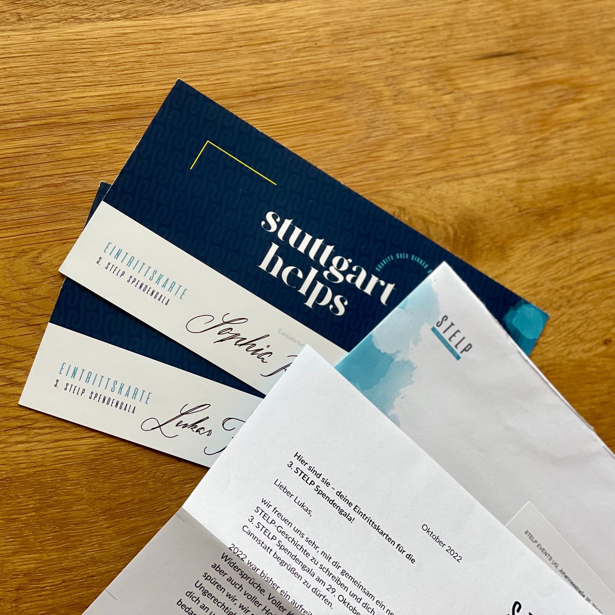 Vorfreude: Die Tickets sind da! Noch 9 Tage bis zur #STELP-Spenden-Gala 🥂 

#Stuttgart helps… und tanzt dabei 💃🏽🕺🏻 

Auf wen dürfen <a href="/SophiaRoediger/">Sophia Roediger</a> und ich uns am 29.10. im Kursaal Bad Cannstatt freuen?