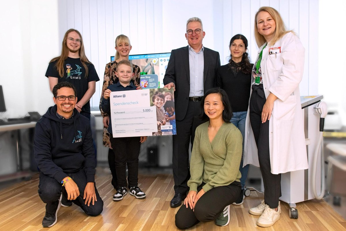 We are very happy to announce the donation from the Allianz für Kinder in Bavaria to the department of Dr. Michaela Bonfert,Senior Physician at the Hauner Children´s Hospital @LMU_Uniklinikum which was used to purchase our reFit Gamo System#refitsystems #allianzfuerkinderinbayern