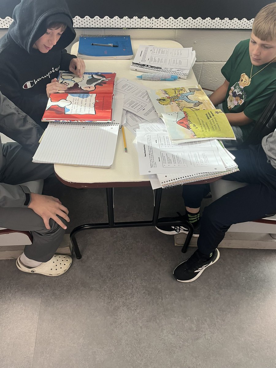 mrsdonnanreads's tweet photo. 6th grade is planning a read aloud from a favorite picture book! Part celebration and part assessment of skills from #deepstudyofcharacter! @TCRWP #tcrwp https://t.co/ul1E0BfKWQ