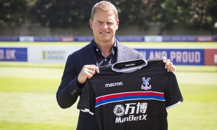 OneMorePoint1's tweet photo. You know you're bad at your job when you don't even last as long as Frank de Boer did at Palace!! 😳
🔵⚽️🔴🦅
#TrussOutNow #Trusstrainwreck https://t.co/DYrSo9dDRX