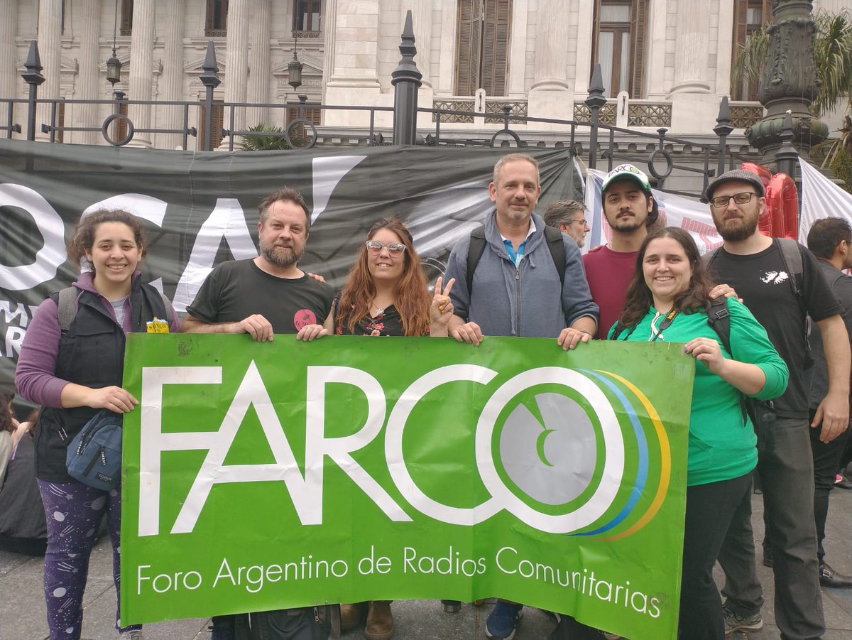 antoninipablo's tweet photo. ¿Qué pasa con la prórroga de las asignaciones específicas de la cultura y comunicación? Se acaba el tiempo.
Nueva concentración frente al Congreso para que el Senado largue la media sanción que falta y #EvitemosElApagónCultural https://t.co/Az84yzLg2V