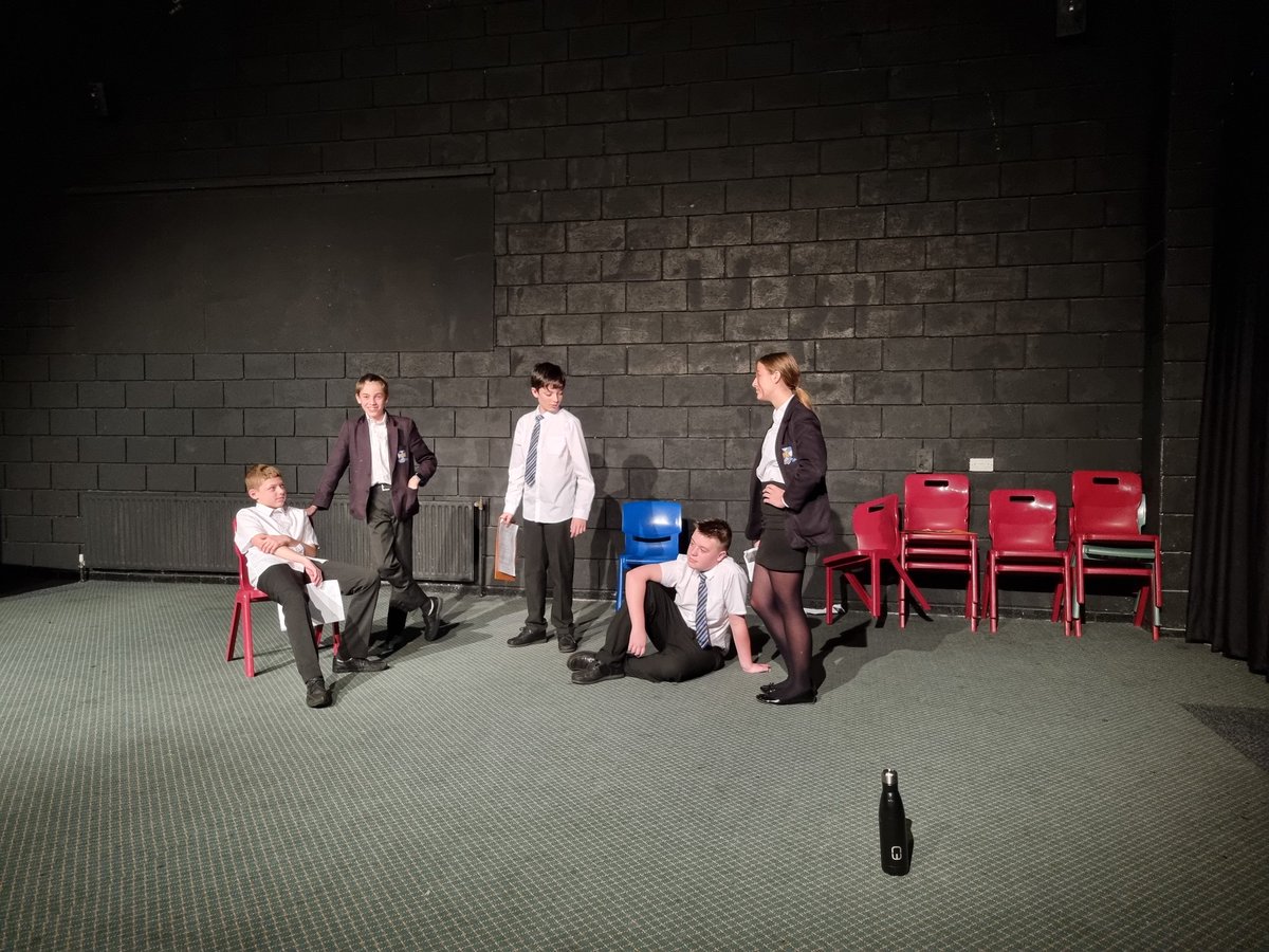 Lovely tableau from Y9 today for their DNA assessment. It was a fab performance all round - a great way to celebrate the end of a busy half-term 👏