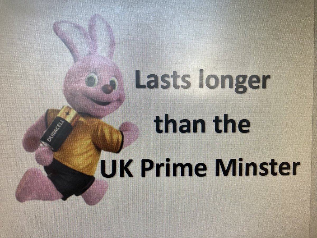 ToBoarding's tweet photo. #LizTrussPM #LiztrussResign #GeneralElection2022 #generalelction #ukpolitics #ConservativeChaos #ConservativeParty https://t.co/RLPkhK6KYz