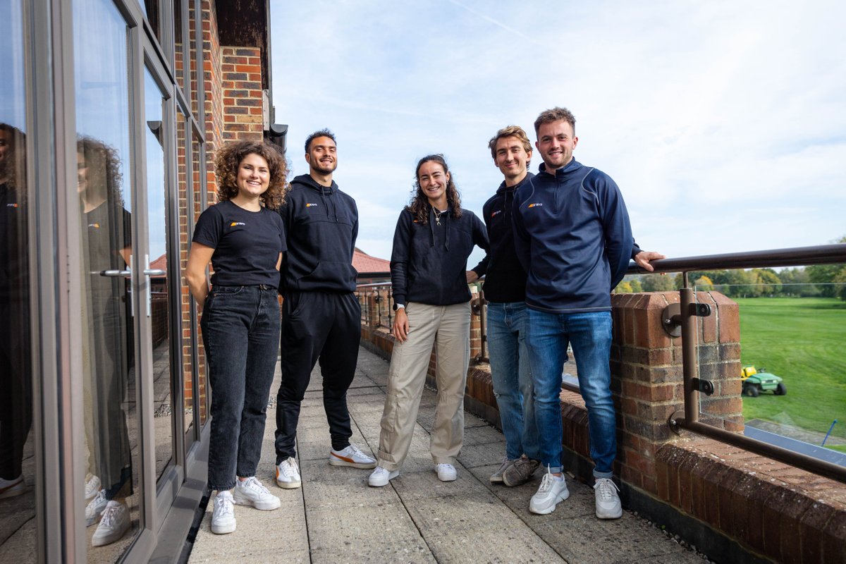 Thanks to #TeamGrays players <a href="/huntholly1/">Holly Hunt</a> <a href="/DRhysyB/">Antonella Davies</a> <a href="/fiona_crackles/">Fiona Crackles</a> <a href="/zachw_9/">Zach Wallace</a> #WillCalnan for attending the Grays conference and answering questions about their hockey journeys and Commonwealth Games experiences.