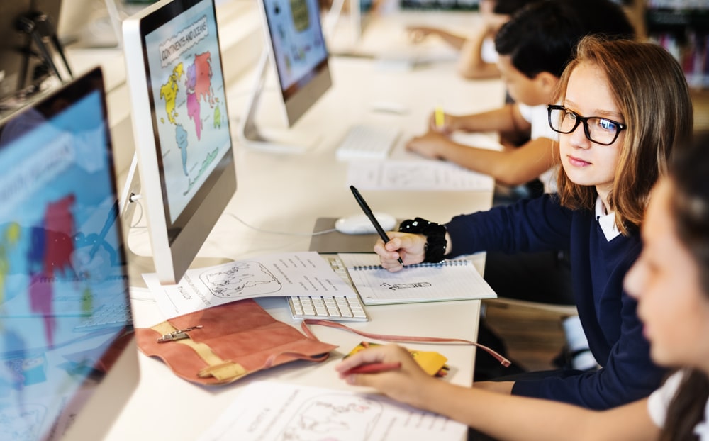 Chris Handley provides us with his sensible perspective on using technology in the classroom structural-learning.com/post/technolog…