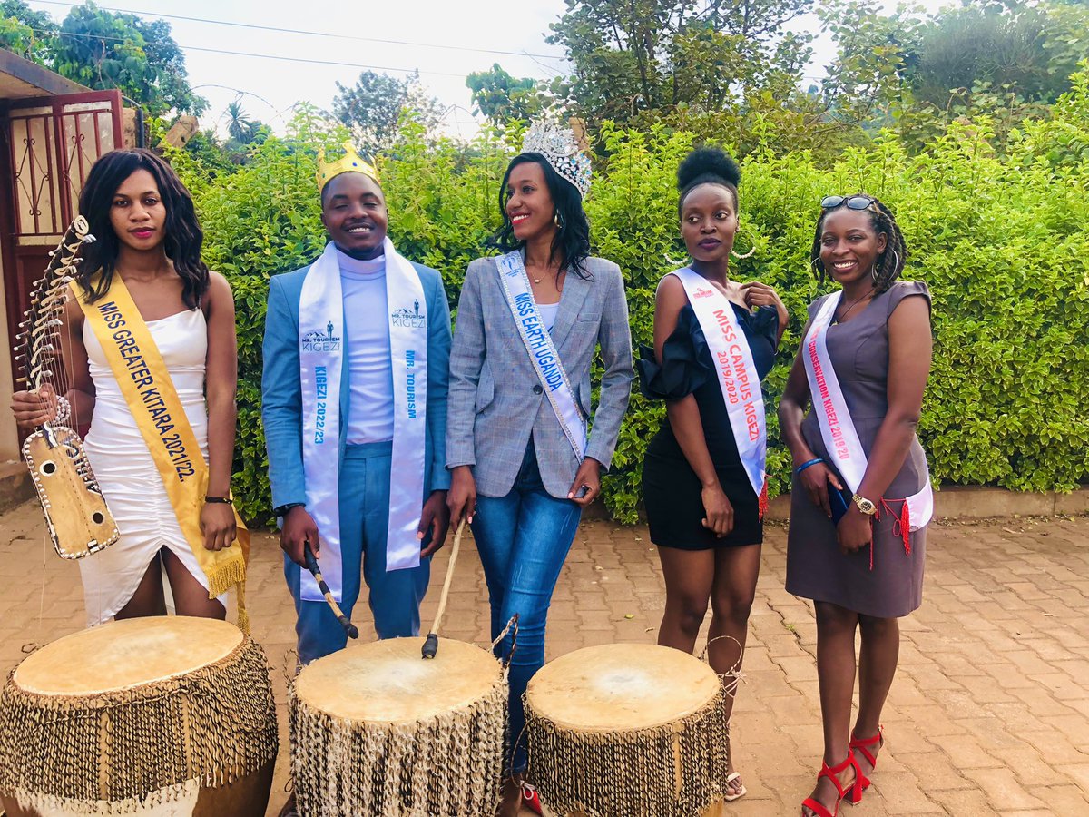 Twindicklee1's tweet photo. We visited Kabale Museum wth @MissEarthUganda https://t.co/FnfswuNoUg