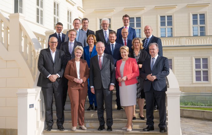 Gruppenbild der Ministerpräsident/innen