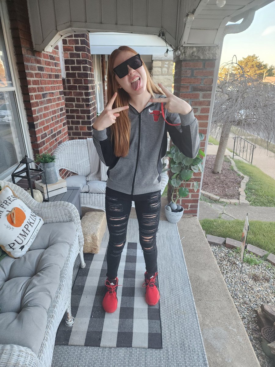 andipcvanecek's tweet photo. Because i love you and its my job..... Happy birthday @AvaVanecek2026
#happybirthday #bullsfan #15yearsold #birthdaywisheswelcome
@Stacey21King @AyoDos_11 @DeMar_DeRozan @ZachLaVine @chicagobulls https://t.co/QXIQmWhzUE