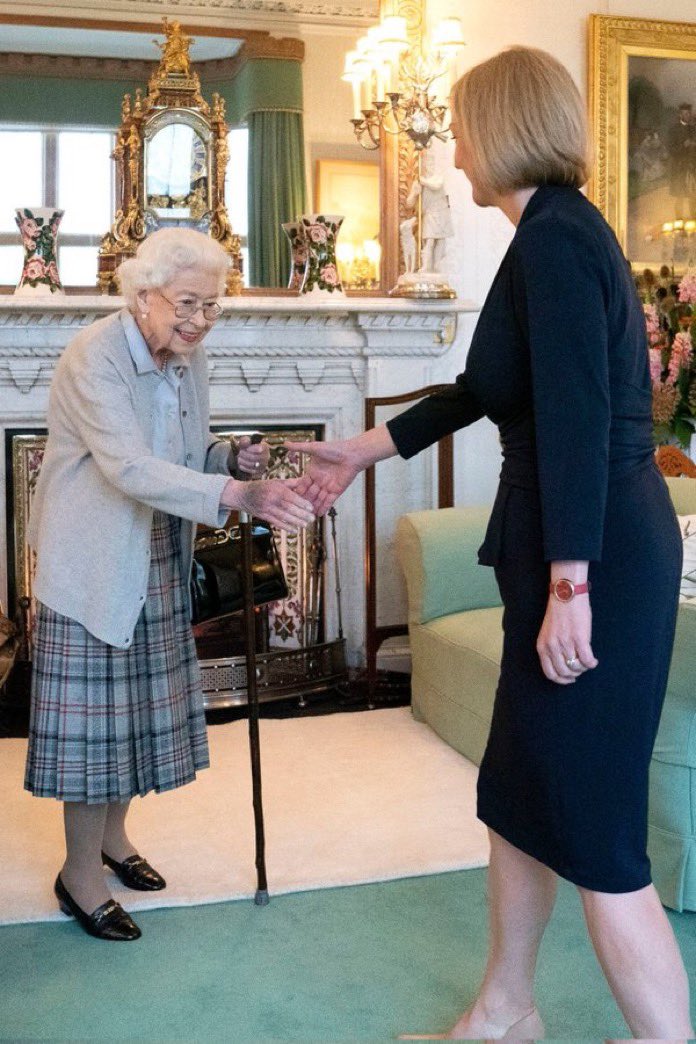 Pabel_61's tweet photo. @repubblica +++ AMPLIATO A LONDRA IL MADAME T(R)USSAUDS +++
Liz #Truss
#TrussOut45
#TrussOutNow https://t.co/u5PKq1zmqy