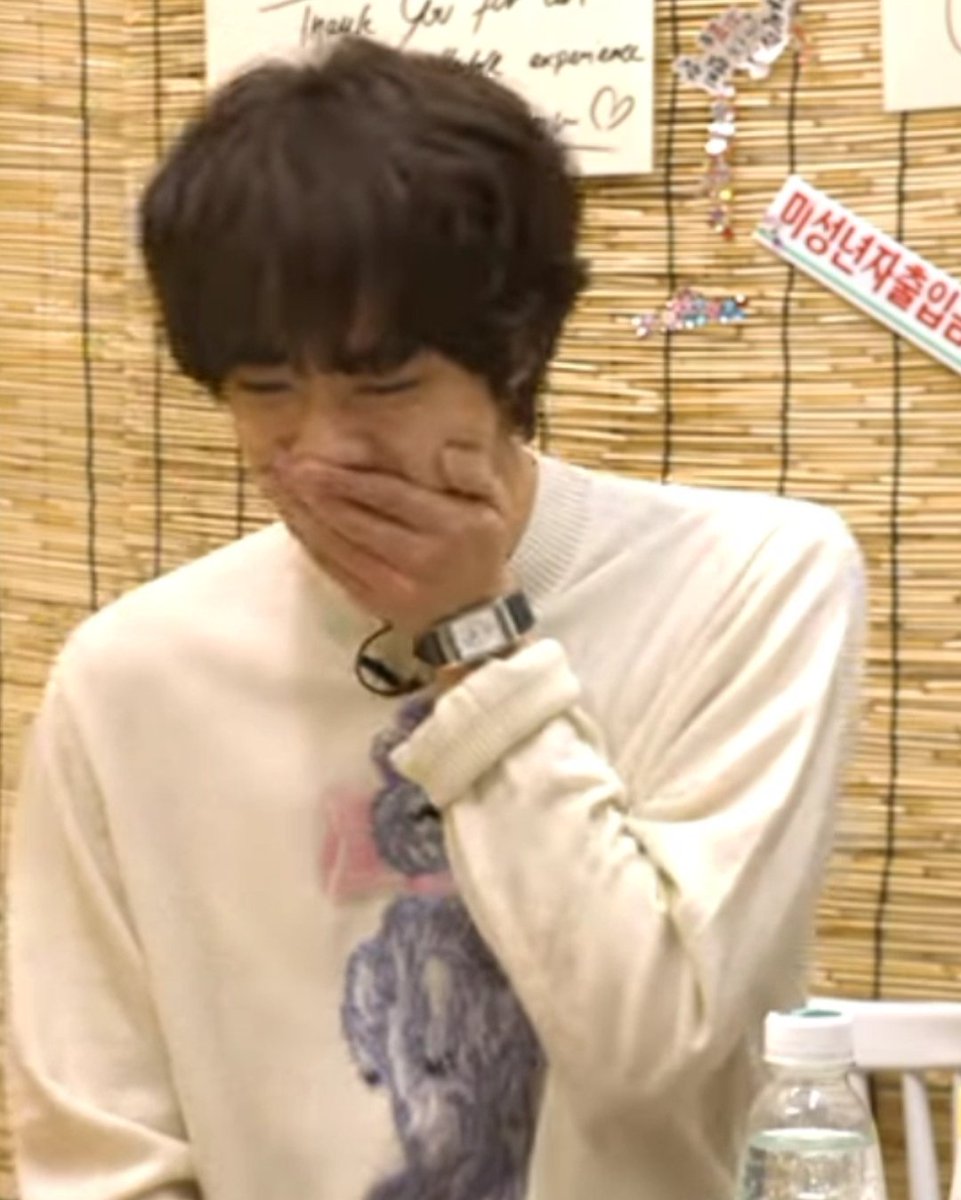 Seokjin_cloud's tweet photo. When I see a seokjin update in the street 
#seokjin #jin https://t.co/lkILqYhoUC