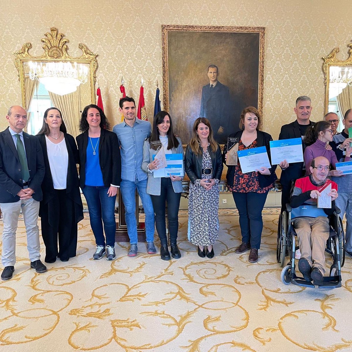 JesuitinaSa's tweet photo. 🏆Nuestra compañera Bárbara Mª Alonso Ruano ha recibido el premio al mejor blog de Educación Secundaria por su blog Ciencia Exacta 3 por parte del @aytoSalamanca en la VIII edición de los premios ‘#CompartoBlog’ ¡Enhorabuena Bárbara! 👏🏻👏🏻 @CExacta #ADarloTodoJesuitinas https://t.co/XcbVTVjnyi