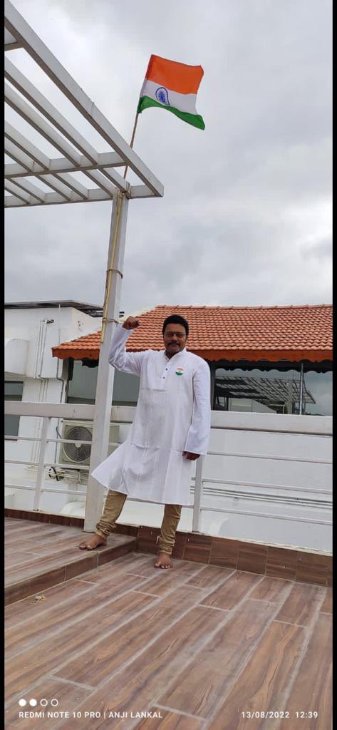 satyakumar_y's tweet image. ఆయన రూపం గంభీరం..
ఆయన నటన అద్వితీయం..
ఆయన స్వరం రగిలించే భాస్వరం..
తెరపై ఆయన ఆవేశం అద్భుతం..
ఎలాంటి పాత్రకైనా ప్రాణం పోసే అభినయం..
ఏ పాత్రకైనా తన స్వరంతో ప్రాణ ప్రతిష్ట చేయడం దేవుడు ఆయనకు ఇచ్చిన వరం..

నటుడిగా 50 సం.లు పూర్తీ చేసుకున్న  మిత్రులు ‘సాయికుమార్’ గారికి శుభాకాంక్షలు