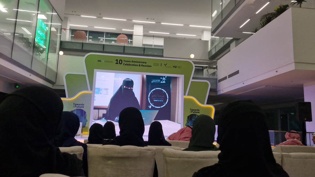elgibreen's tweet photo. It was my pleasure to be invited to speak @ibkfellowship  and meet all IBK-MIT fellows and our lovely students from Mawhiba and colleagues from KACST.

#MIT
#KACST
#موهبة https://t.co/nnNGzUf14X