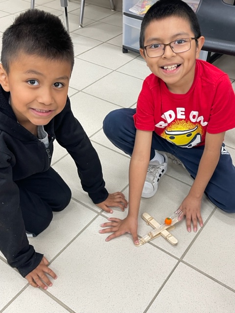 FairStreetSTEM's tweet photo. Second Grade is exploring simple machines today engineering pumpkin catapults! #HalloweenSTEM @FSIAPrincipal @GCSS_FS @tech_gcssk12 @GCSSK12 https://t.co/0jx6zilAel