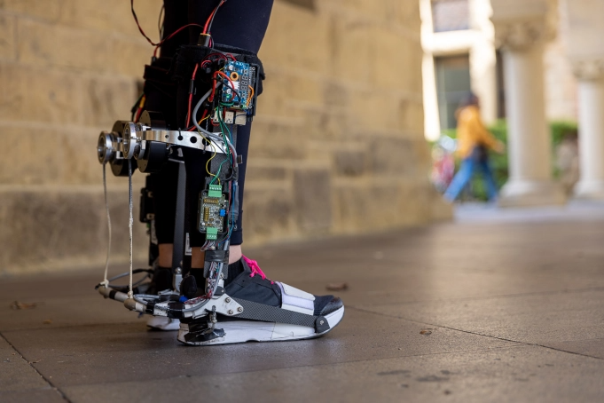 ENGins_Robotics's tweet photo. A robotic exoskeleton adapts to wearers to help them walk faster. An exoskeleton that uses machine learning to adapt to its wearers’ gait could help make it easier for people with limited mobility to walk. The exoskeleton, which... https://t.co/mDIrylNSpB #robotics #ENGins #AI https://t.co/xlFa1vBCeO