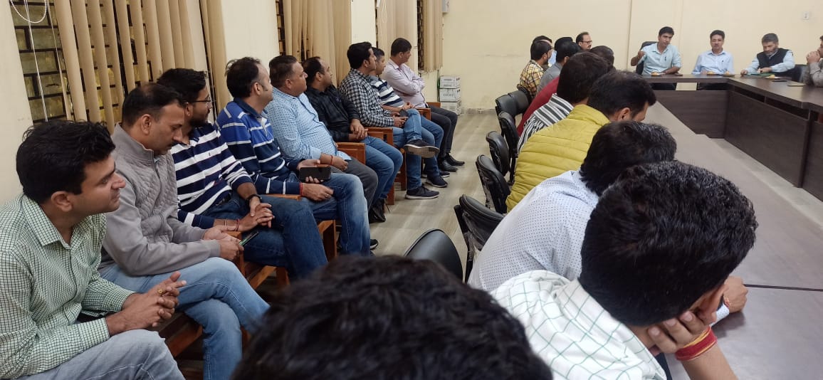 tickoosachin's tweet photo. A Full house Guidance Council meeting of JKEEGA underway to chalk out strategy against the deliberate move of highest seat of Govt. to put the promotions and regularisation on back burner on one pretext or other.The decision of house shall be communicated soon.@pddjkofficial https://t.co/ReUJSEkcST