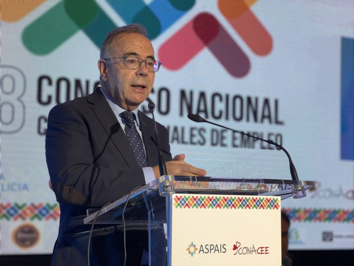 XSanchezBugallo's tweet photo. 🗣A primeira hora participei na apertura do 18 Congreso Nacional de Centros Especiais de Emprego no Hostal dos Reis Católicos 
✅Reivindicando a aposta de Santiago cos centros especiais de emprego
🫱🏼‍🫲🏽 E agradecendo a @CONACEE e #ASPAIS o seu traballo https://t.co/rRmggUQY4W