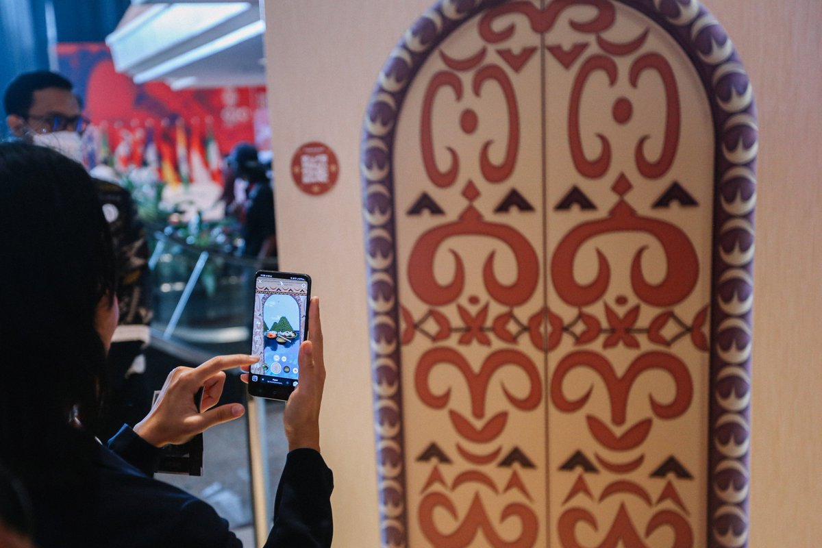 We believe in driving social impact through inclusive economic growth and are proud to have supported the <a href="/Meta/">Meta</a> Immersive Learning Academy. This initiative will help build Indonesia’s digital talent, promoting creativity and innovation for the Metaverse.

#SDG8 #PearlImpact #G20