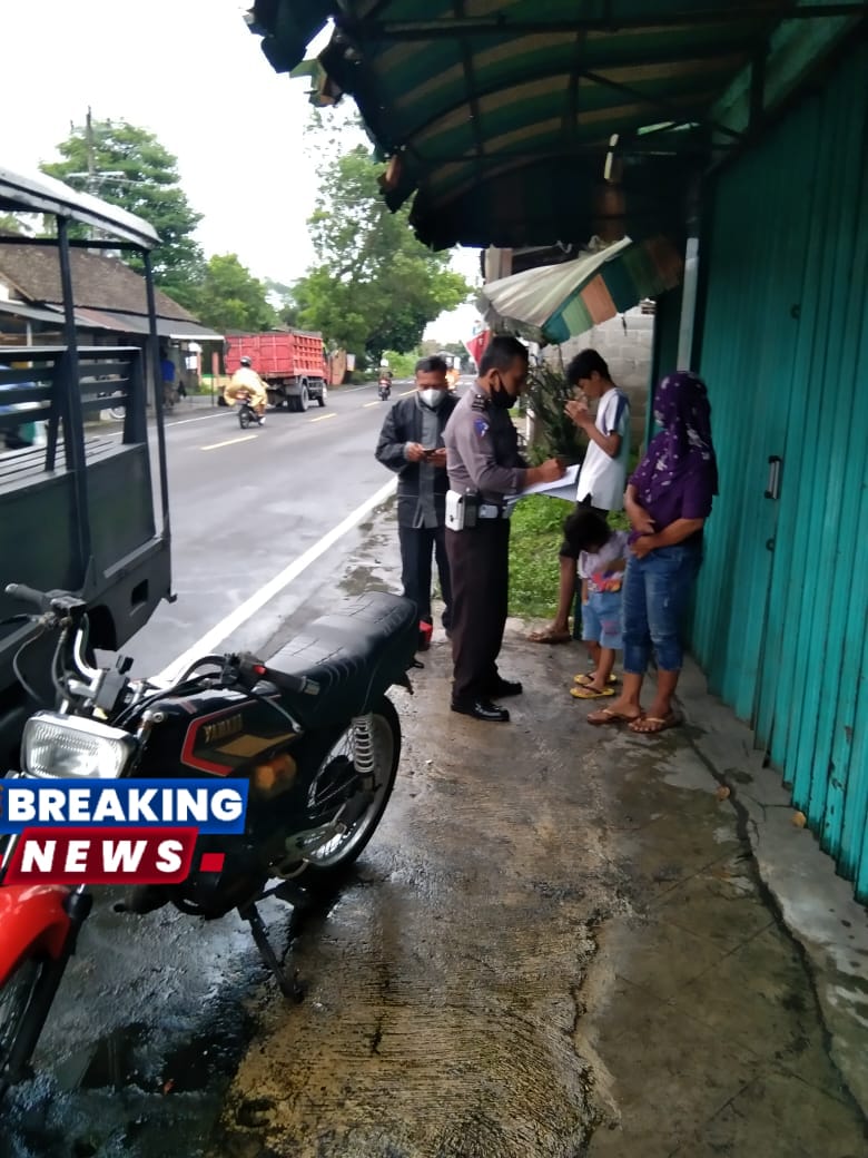 PoldaJogja's tweet photo. Telah terjadi laka lantas antara sepeda motor di Jl. Tempel - Turi km 2,5 tepatnya di depan Akbar Cell Dsn. Ngabean Margorejo Tempel, Sleman, Hari Kamis  20 Okt 2022, 16.00 WIB. https://t.co/XT1Qb4ygmk