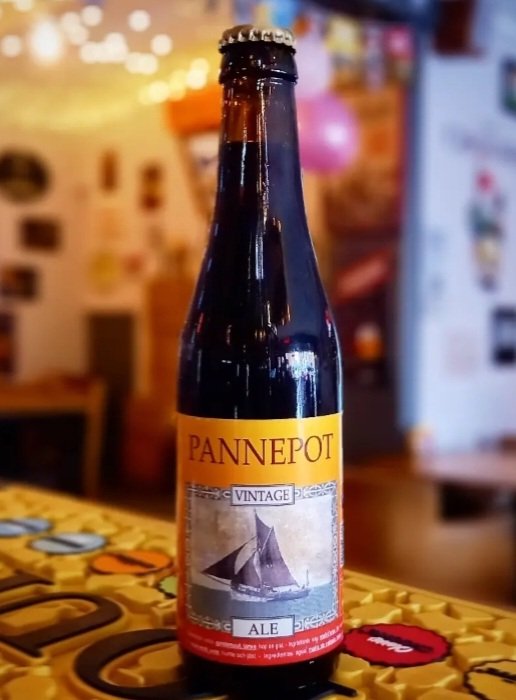 A great day for Struise fans! Not only Froggie on draught, but now Pannepot 2021 has hit our specials menu. A flagship beer of Struise, this strong, dark beauty has been in the top 100 beers of the world since 2004. 100/100 on Ratebeer – immaculate! #WorcestershireHour #belgian