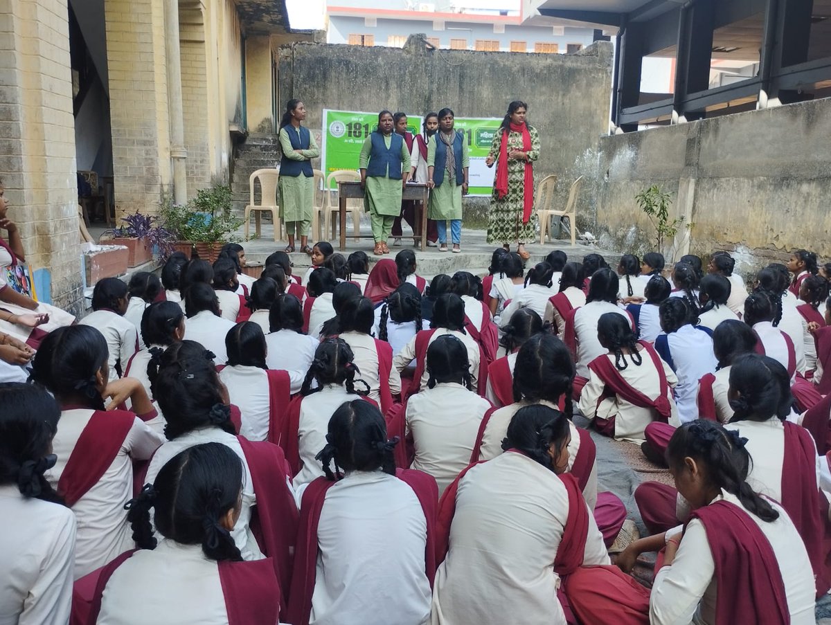 181_Whl_Jh's tweet photo. As part of #specialcampaign2, the awareness program on cleanliness has successfully conducted at Krishna Ballabh Girls High School, Ranchi.

Students learnt the healthy practice on how to keep the environment neat and clean...!!

@MinistryWCD @DARPG_GoI @DC_Ranchi @swachhbharat https://t.co/yF7UFZzQfx