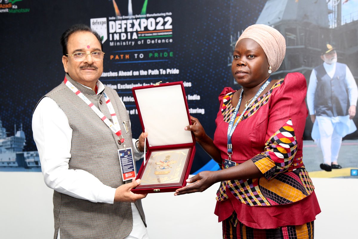SpokespersonMoD's tweet image. Raksha Rajya Mantri Shri @AjaybhattBJP4UK met Ms Huda Abason Oleru, Minister of State for Defence and Veteran Affairs, Republic of Uganda, on the sidelines of 12th #DefExpo2022  in Gandhinagar, Gujarat, today. #PathToPride
@IndiainUganda